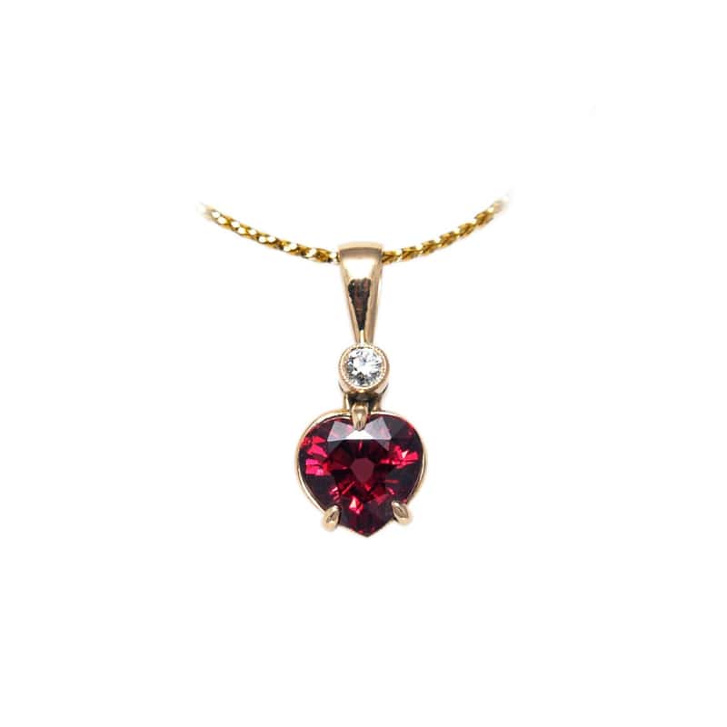 wisiorek w kształcie serca z almandynem - kozak diamonds